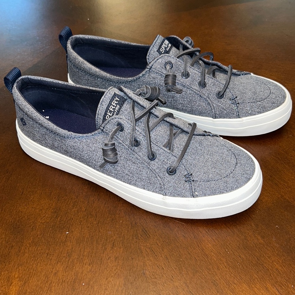 Sperry Crest Vibe Women’s Shoes Sneakers. Size 9